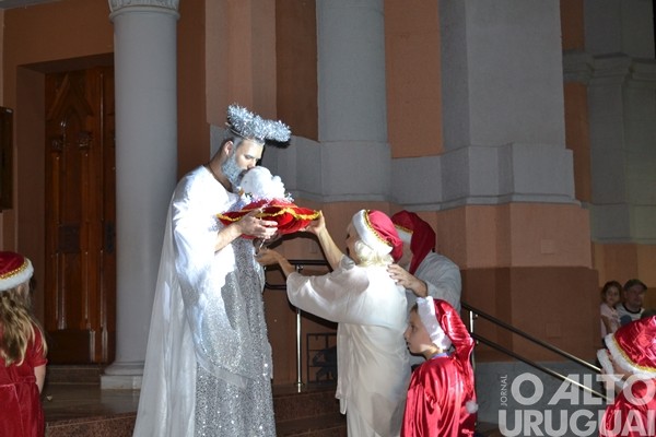 Frederico em Luz acende o espírito de natal na Praça da Matriz