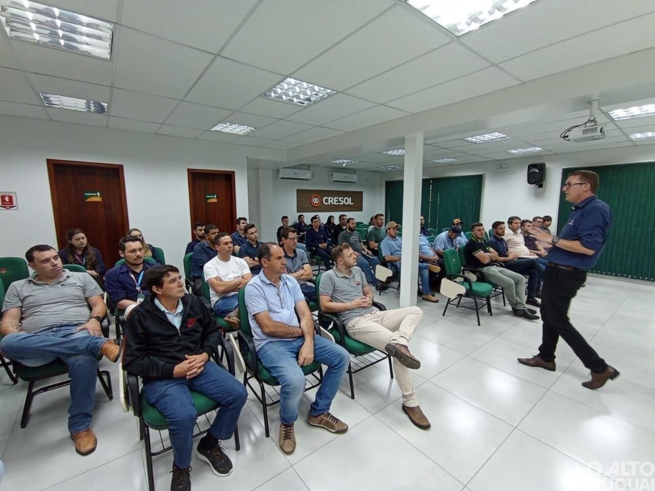 Cresol Raiz realiza encontro com técnicos agrícolas e agrônomos