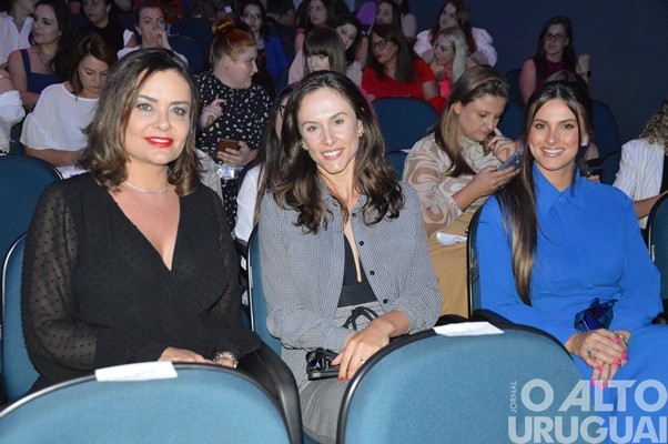 Mais de 800 pessoas participam de palestra com Leila Ama em FW