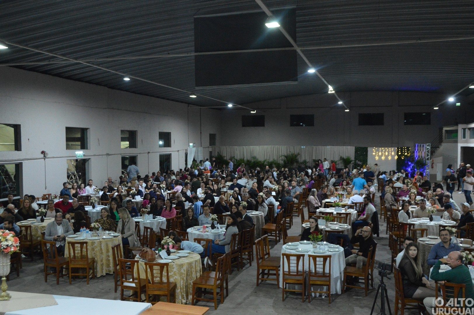 1º Jantar-Baile da Associação Comercial reúne mais de 500 pessoas em Taquaruçu do Sul