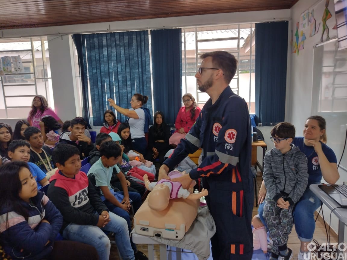 Samu palestra para alunos da Escola Indígena Nãn Ga de Iraí