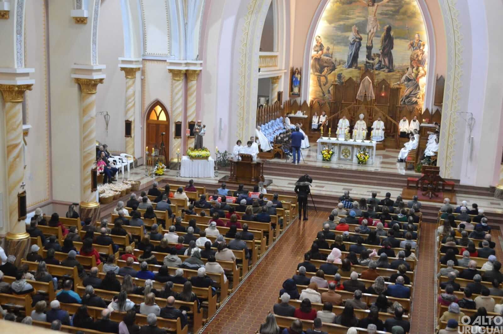 Comunidade celebra Dia de Santo Antônio em FW