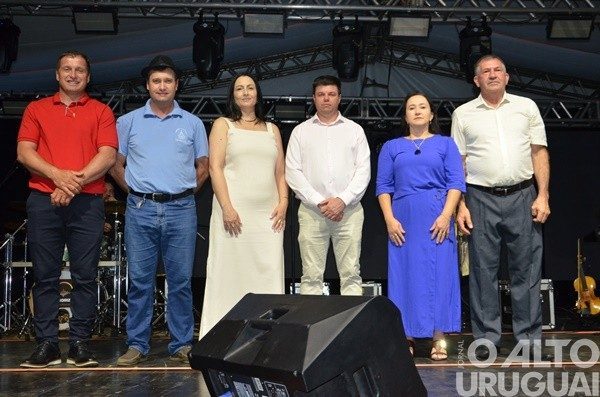 Comunidade acompanha chegada do Papai Noel em Taquaruçu do Sul