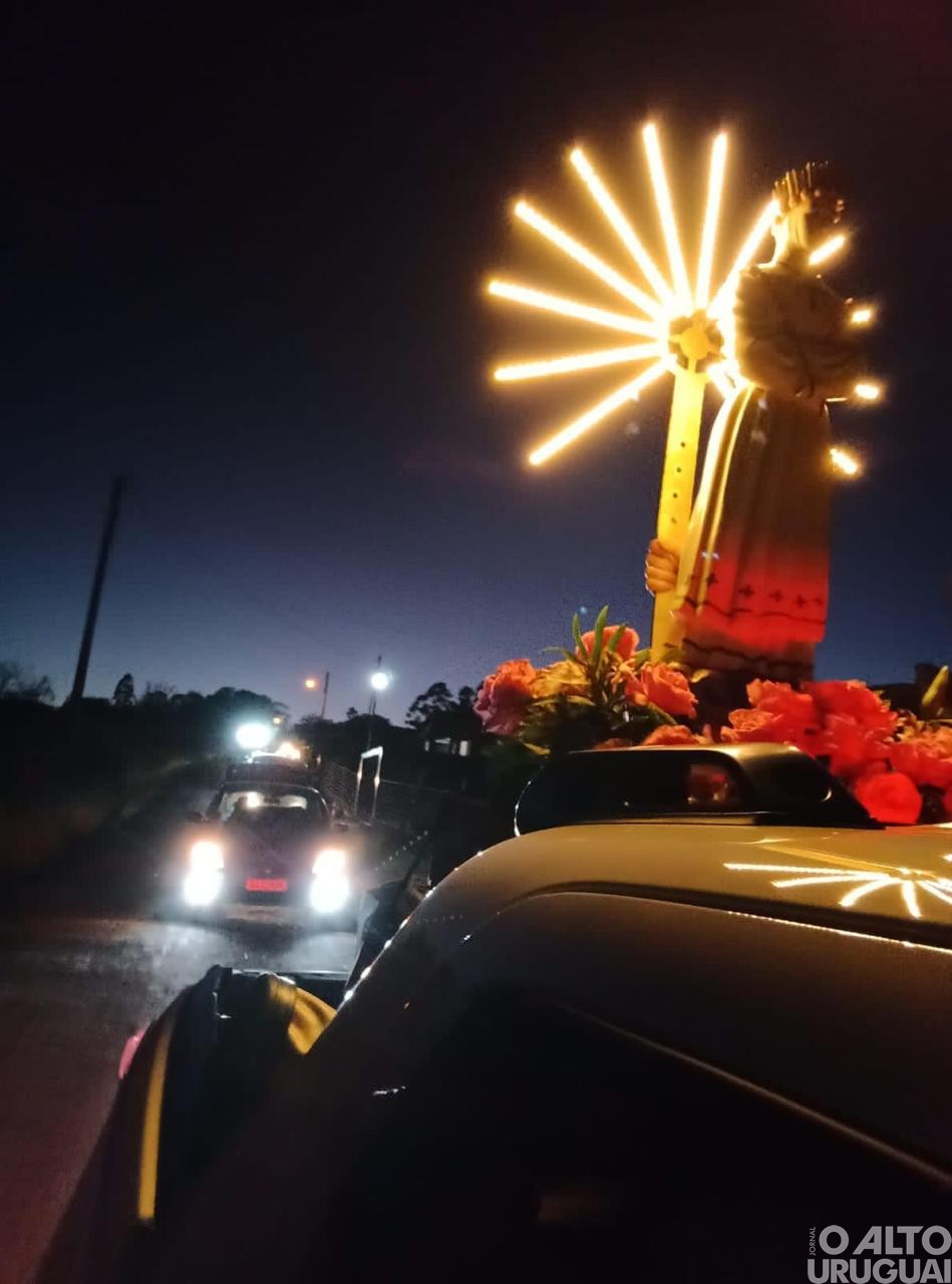Procissão luminosa nesta sexta-feira marca o terceiro dia de tríduo da 46ª Romaria de Nossa Senhora da Salete
