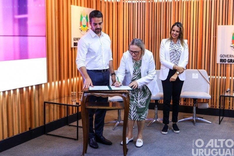 Estado repassa mais de R$ 157 milhões extras a hospitais para pagamento de 13º salário a funcionários