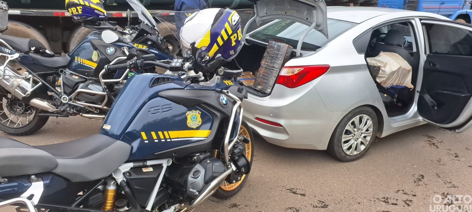 PRF prende dois traficantes transportando mais de 280 quilos de maconha