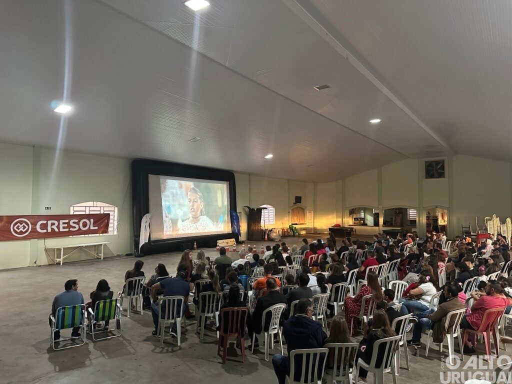 Cine Cresol leva cultura e lazer a mais de 1,5 mil pessoas