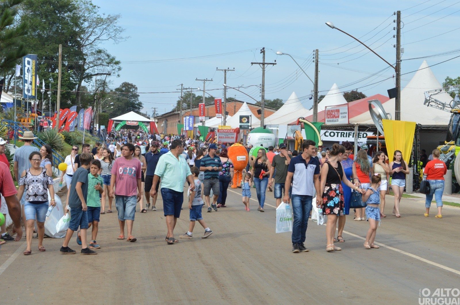 Tecnologia, cultura e grandes shows marcam a quinta-feira da Expofred 2025