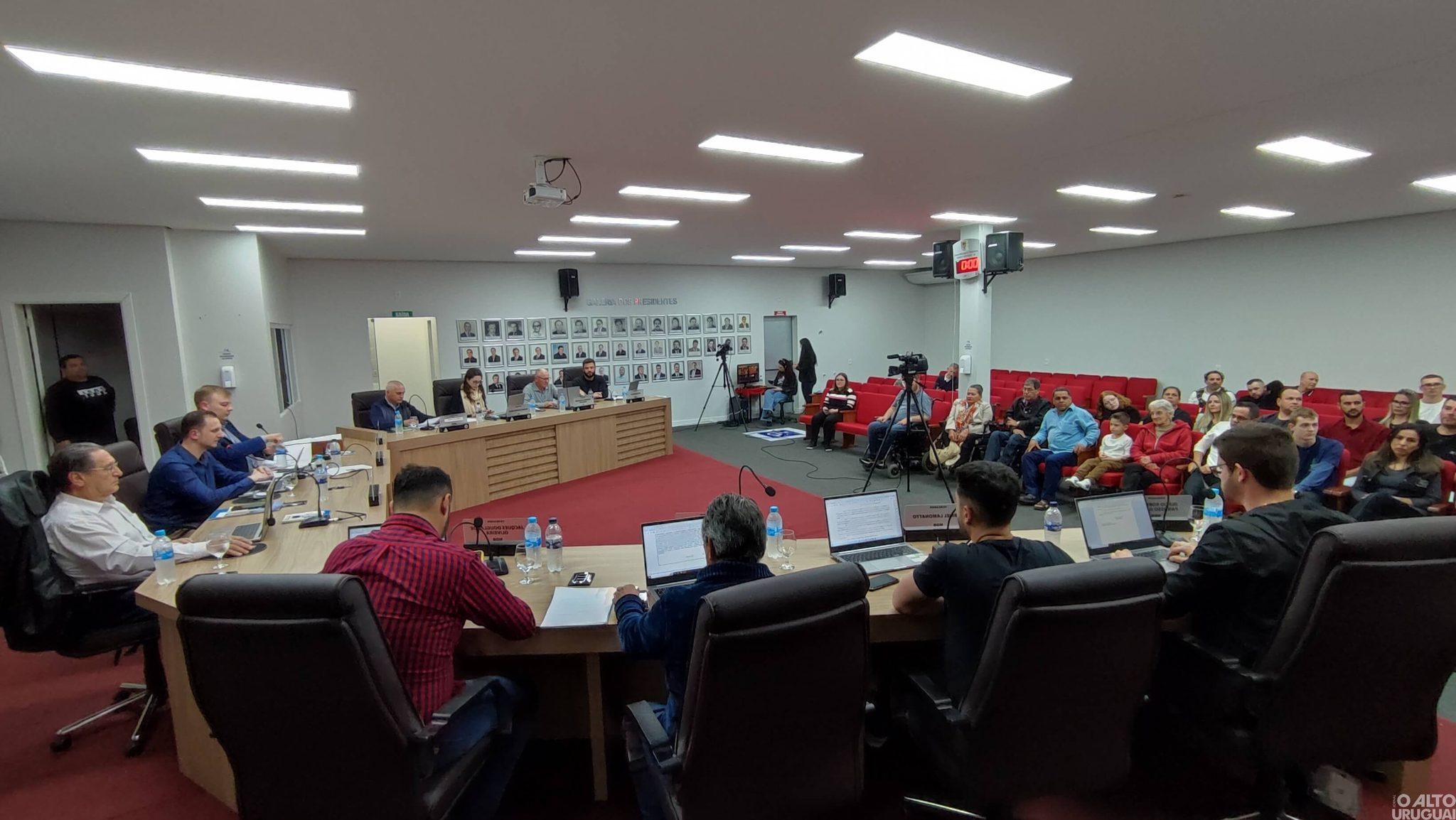 Requerimento de abertura de CPI é aprovado pela Câmara de Vereadores de FW