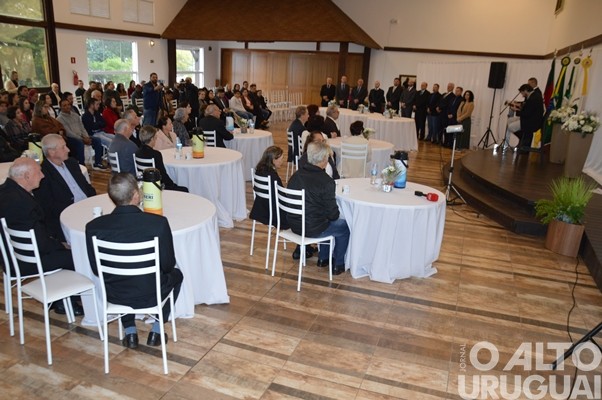 Câmara de Vereadores de Seberi homenageia pioneiros