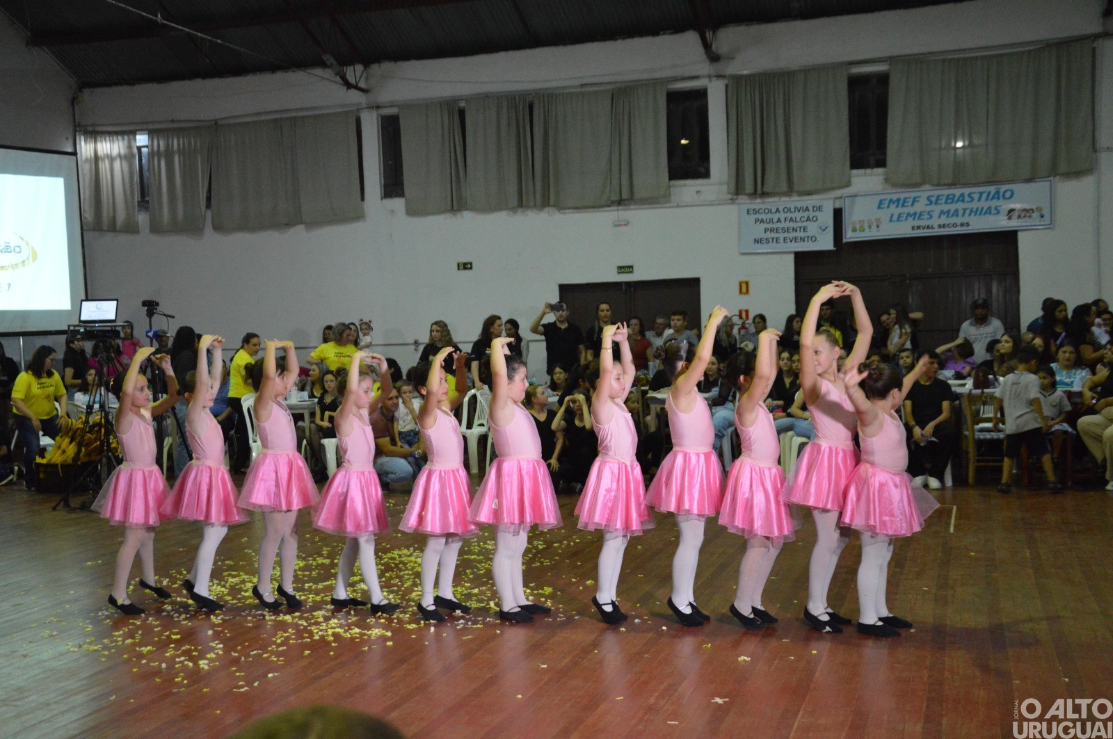 Alunos e comunidade de Erval Seco participam do Festival Estudantil