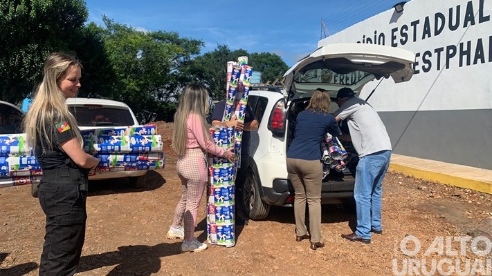 Projeto “Frederico sem Frestas” entrega placas térmicas para assistência social de FW