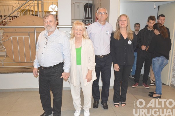 Orlando Girardi vota no Clube Harmonia