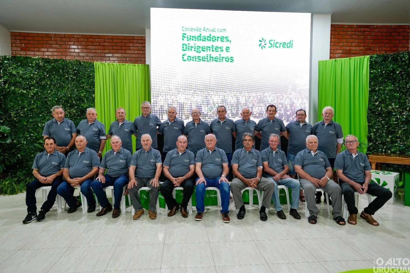 Sicredi Conexão celebra legado em encontro com sócios-fundadores e ex-dirigentes