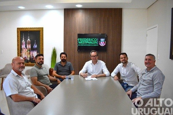 Administração de FW firma parceria com UFSM