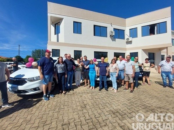 Pinheirinho do Vale adquire veículo para saúde