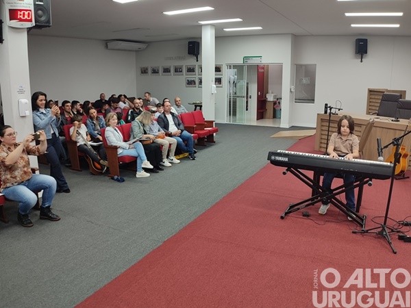 Talentos de FW e região participam de recital na Câmara de Vereadores de FW