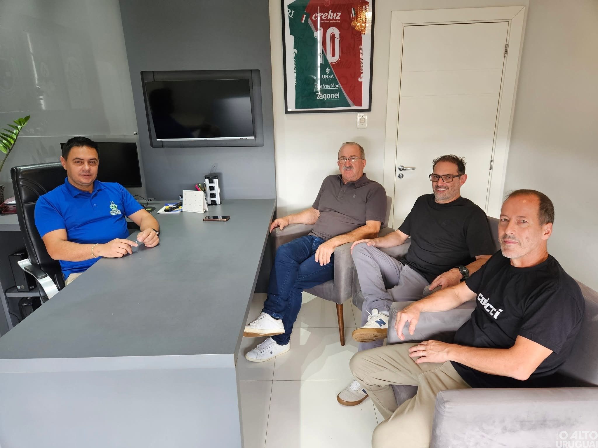 Nova mesa diretora inicia os trabalhos na Câmara de FW