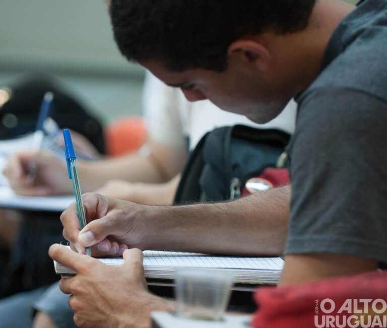 Ausentes na avaliação devem regularizar pendência acadêmica