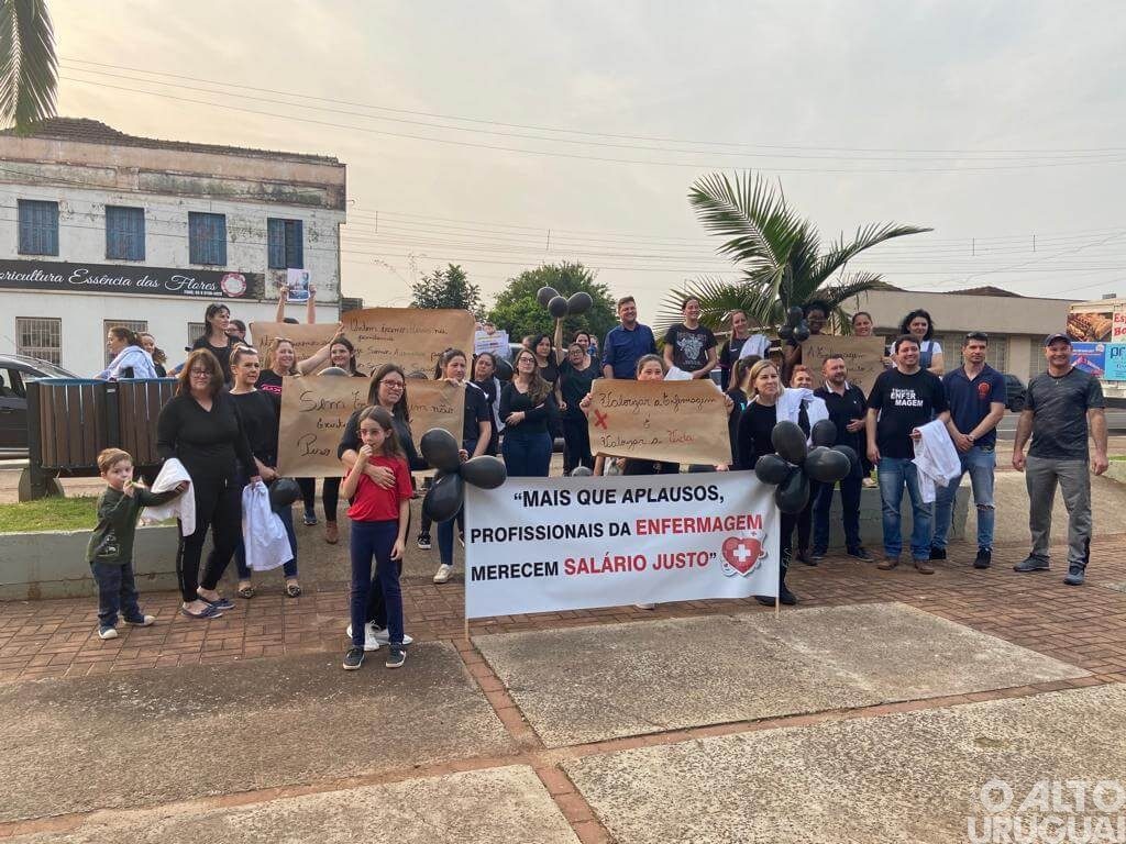 Profissionais protestam pela suspensão do Piso da Enfermagem