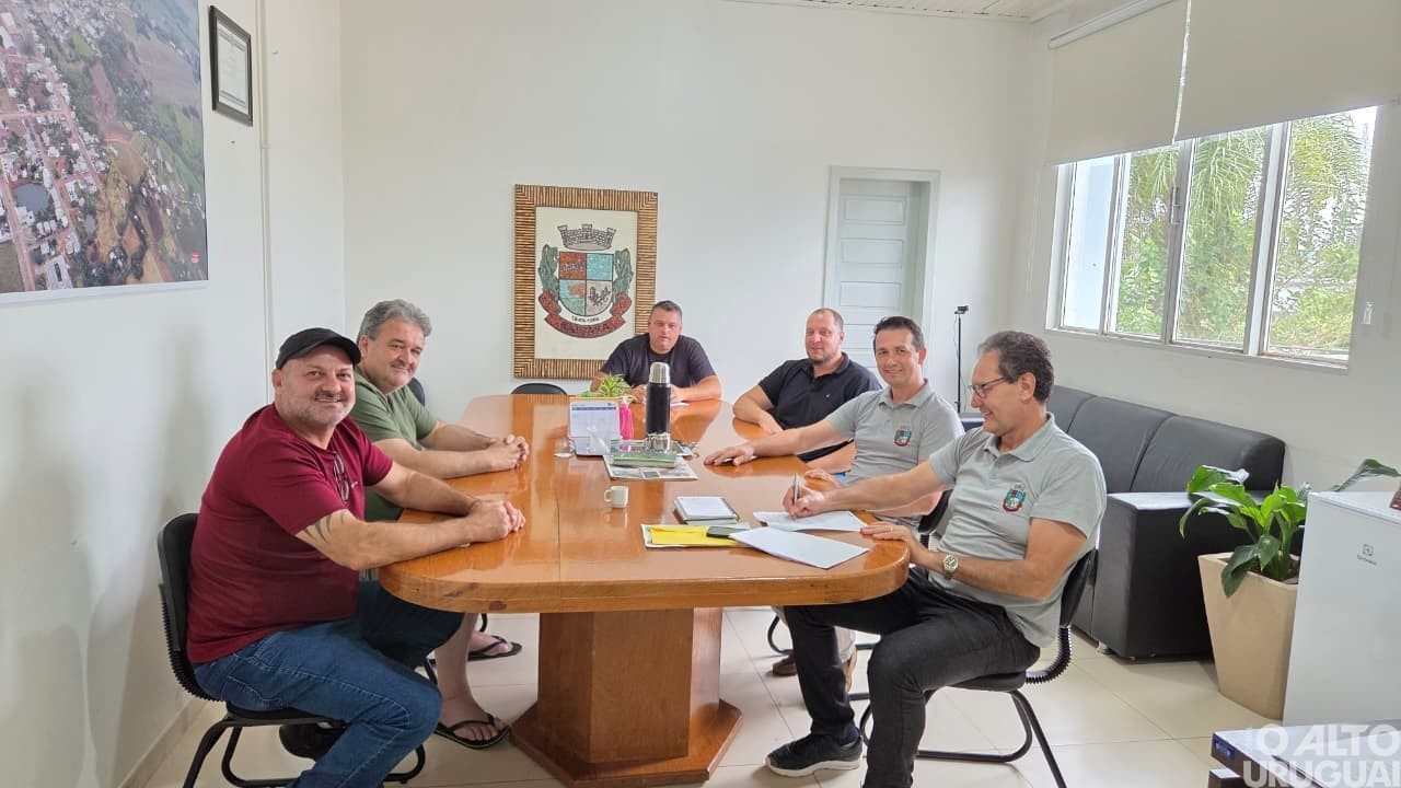 Caiçara formaliza contrato para construção de casas para famílias atingidas por desastres ambientais