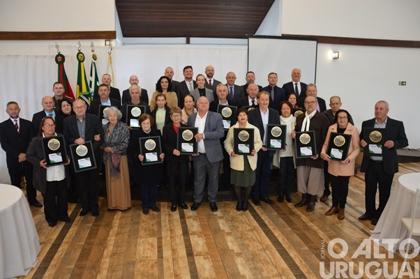 Câmara de Vereadores de Seberi homenageia pioneiros