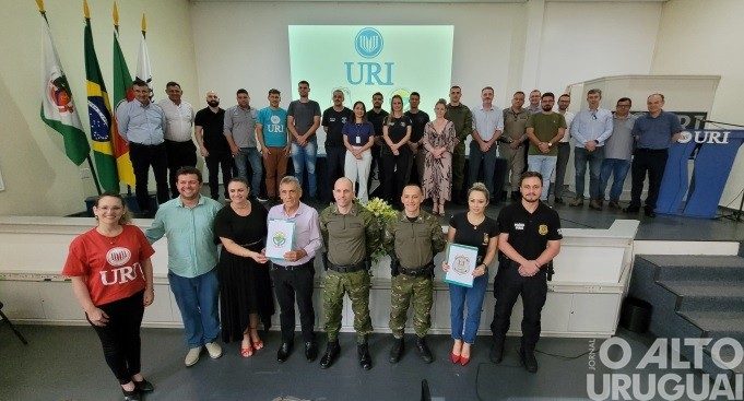 URI/FW entrega projetos arquitetônicos para instalações da Susepe e Patram