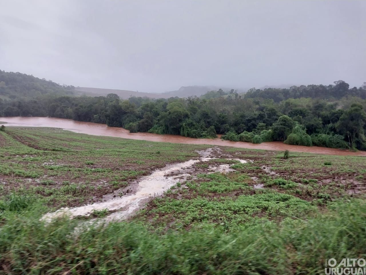 Fortes chuvas causam estragos em Novo Tiradentes
