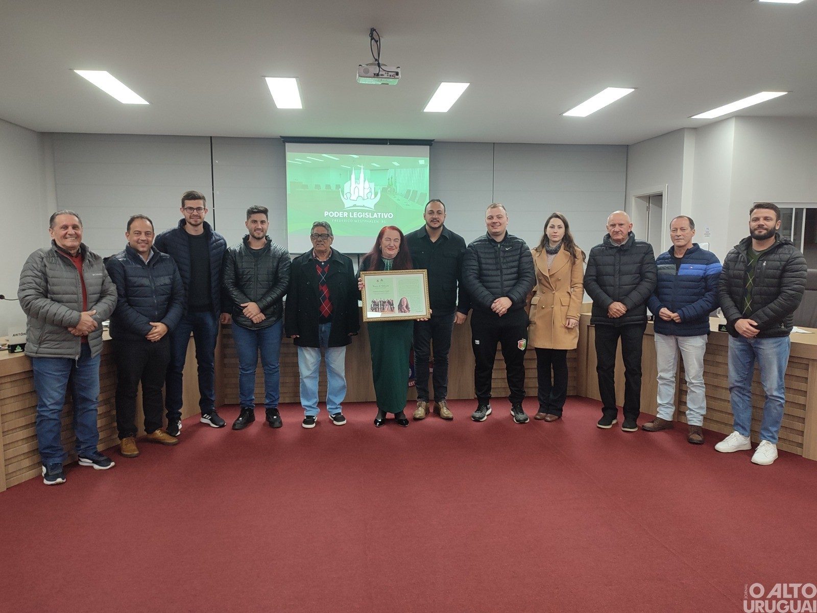 Poder Legislativo homenageia primeira mulher vereadora de FW