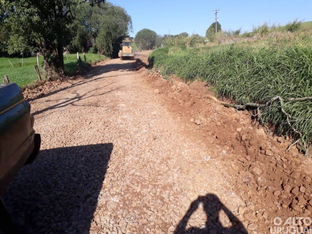 Obras de melhorias nas estradas seguem sendo realizadas em Vista Alegre