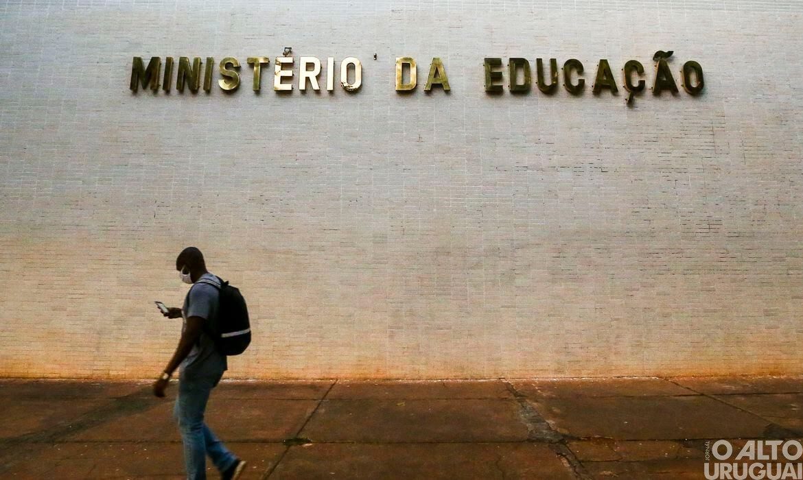 Novo bloqueio de verbas ameaça ensino superior em federais
