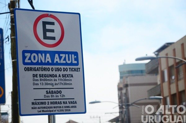 Recurso suspende licitação do estacionamento rotativo em FW
