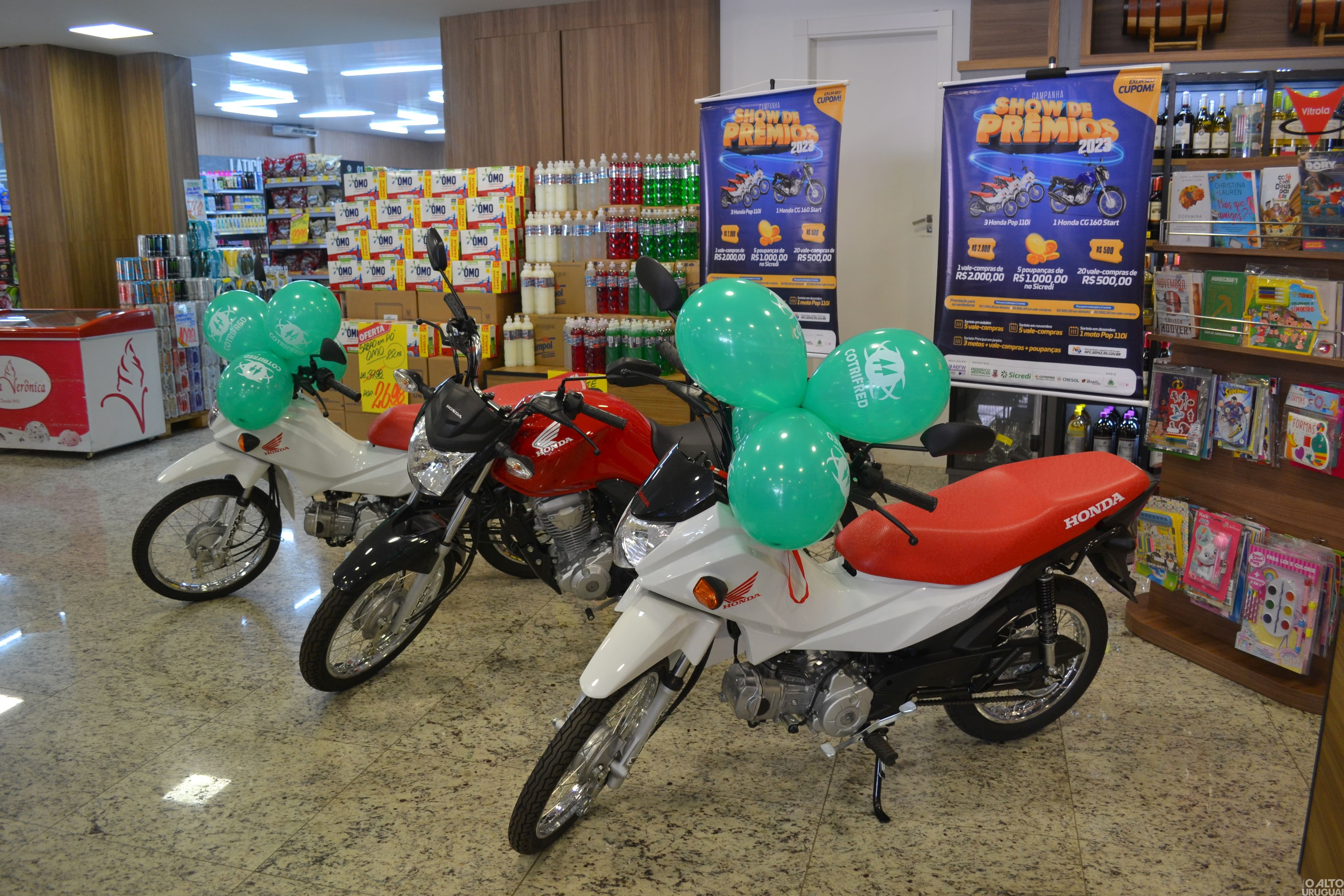 Motos sorteadas na Show de Prêmios são entregues aos ganhadores