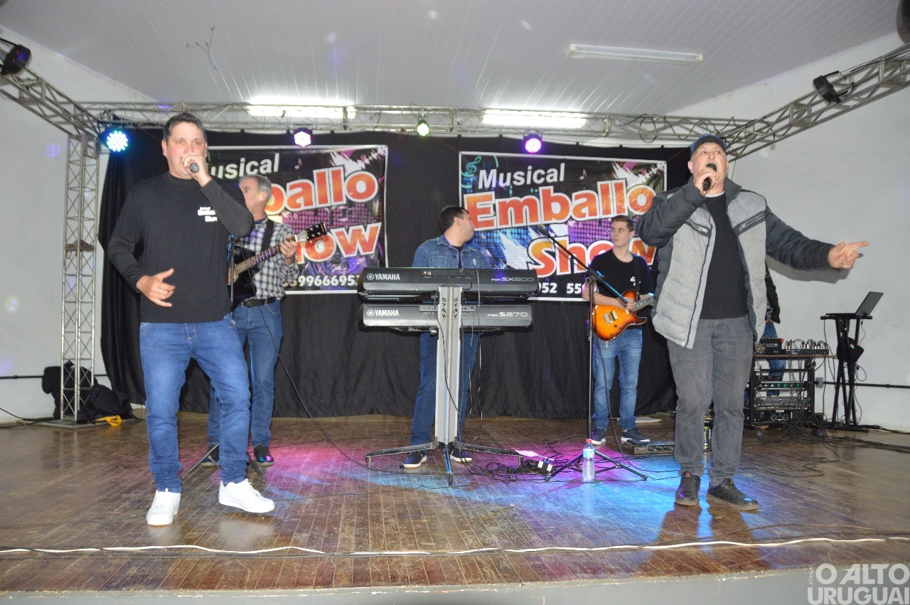 Centenas de pessoas participam da 19ª Festa do Leitão