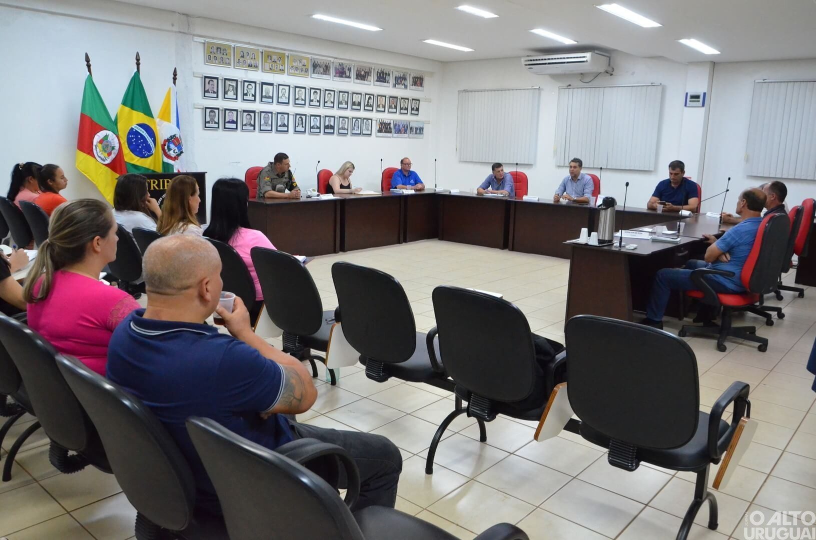 Reunião entre Administração de Caiçara e autoridades define medidas de segurança em escolas do município