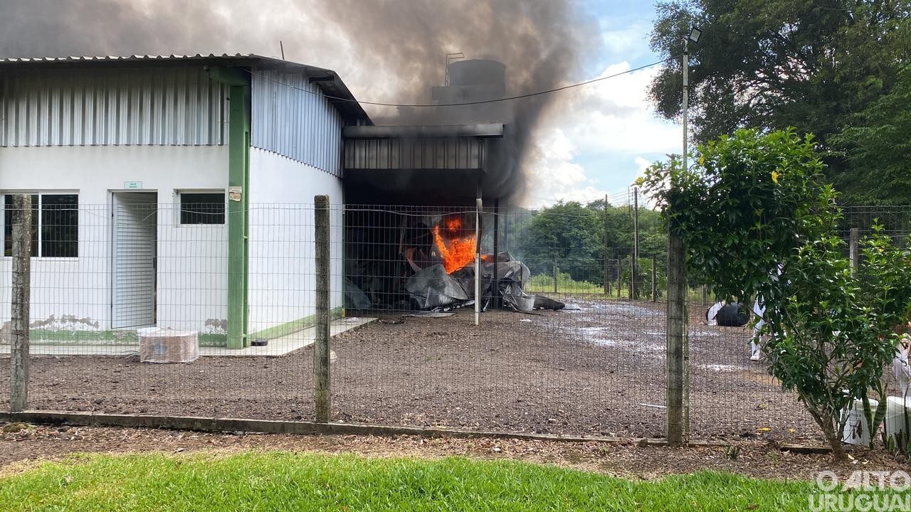 FW: bombeiros de FW atendem ocorrência em agroindústria
