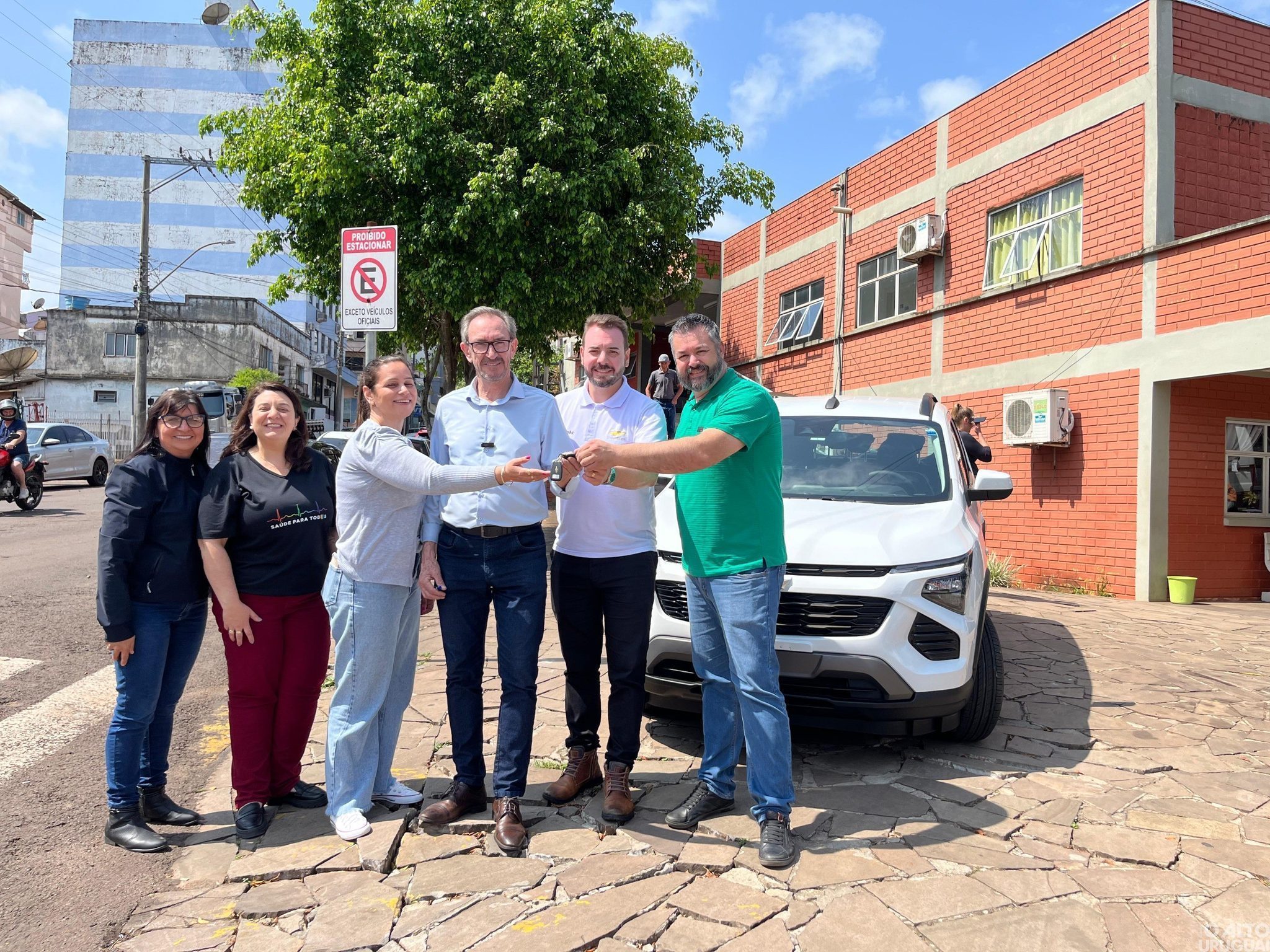 Secretaria da Saúde de FW recebe novo automóvel
