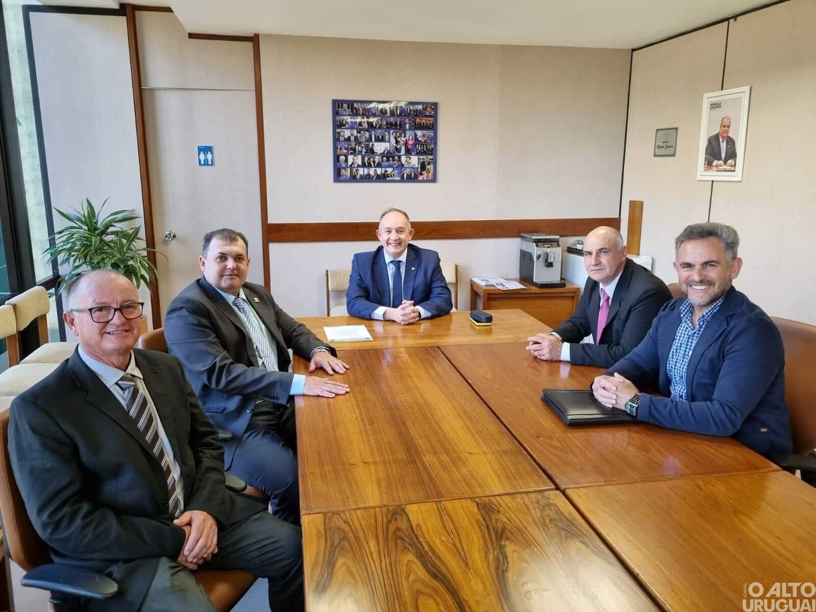 Prefeito de Planalto realiza encontros em Brasília