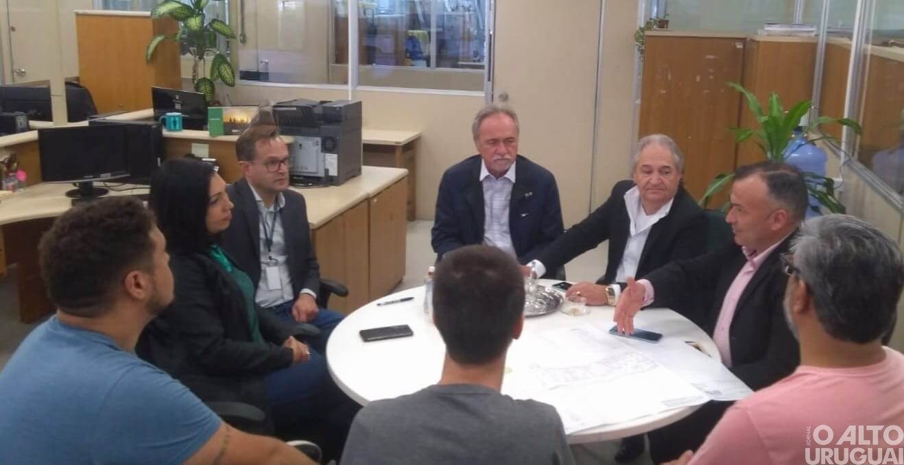 Centro Geriátrico de Palmitinho é tema de audiência no governo do Estado
