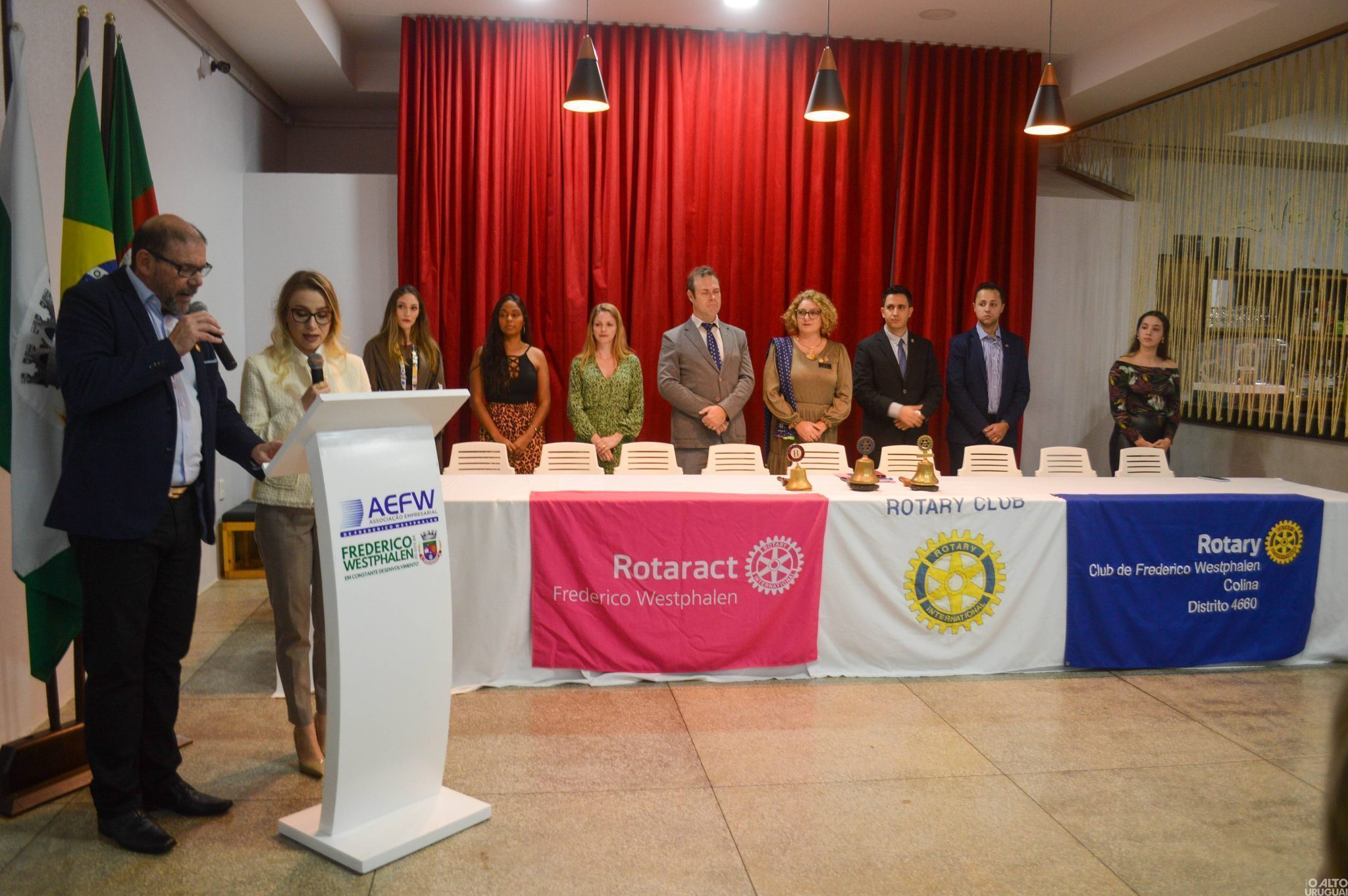 Novas diretorias dos Rotarys tomam posse em FW