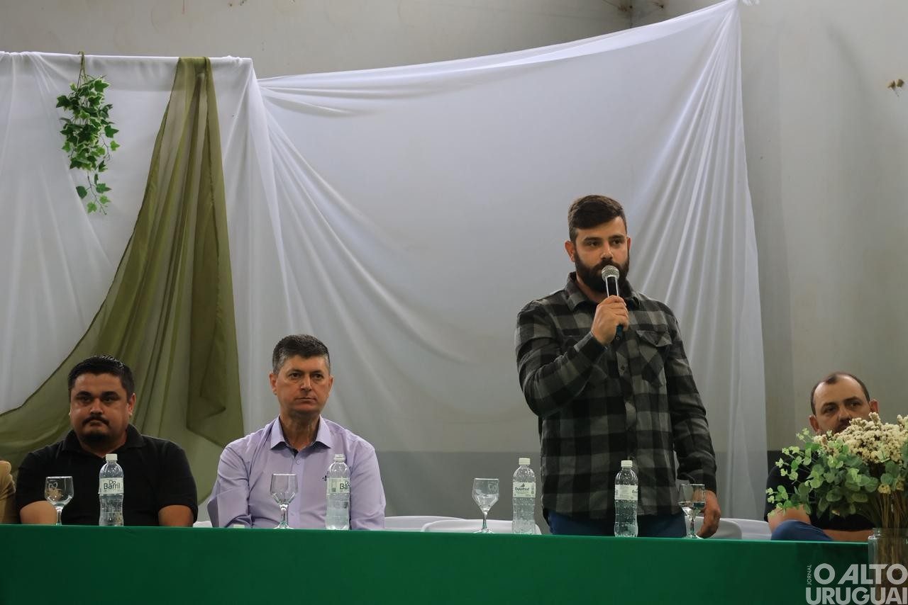 Câmara de Vicente Dutra participa da entrega de casquetes na Escola Cívico-Militar