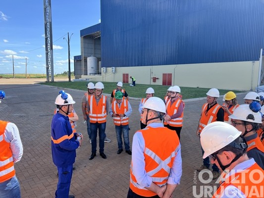 JBS apresenta a estrutura da fábrica de ração em Seberi