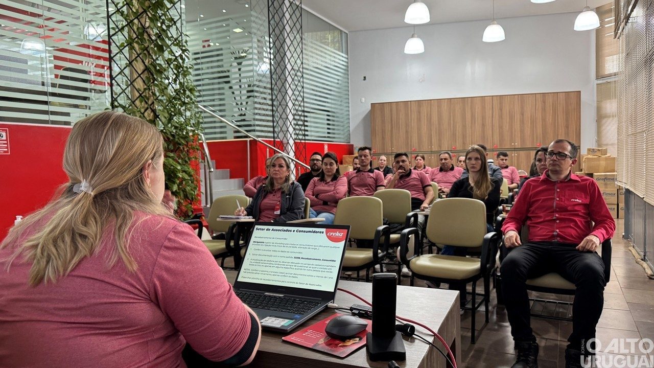 Creluz promove workshop de atendimento com foco no associado
