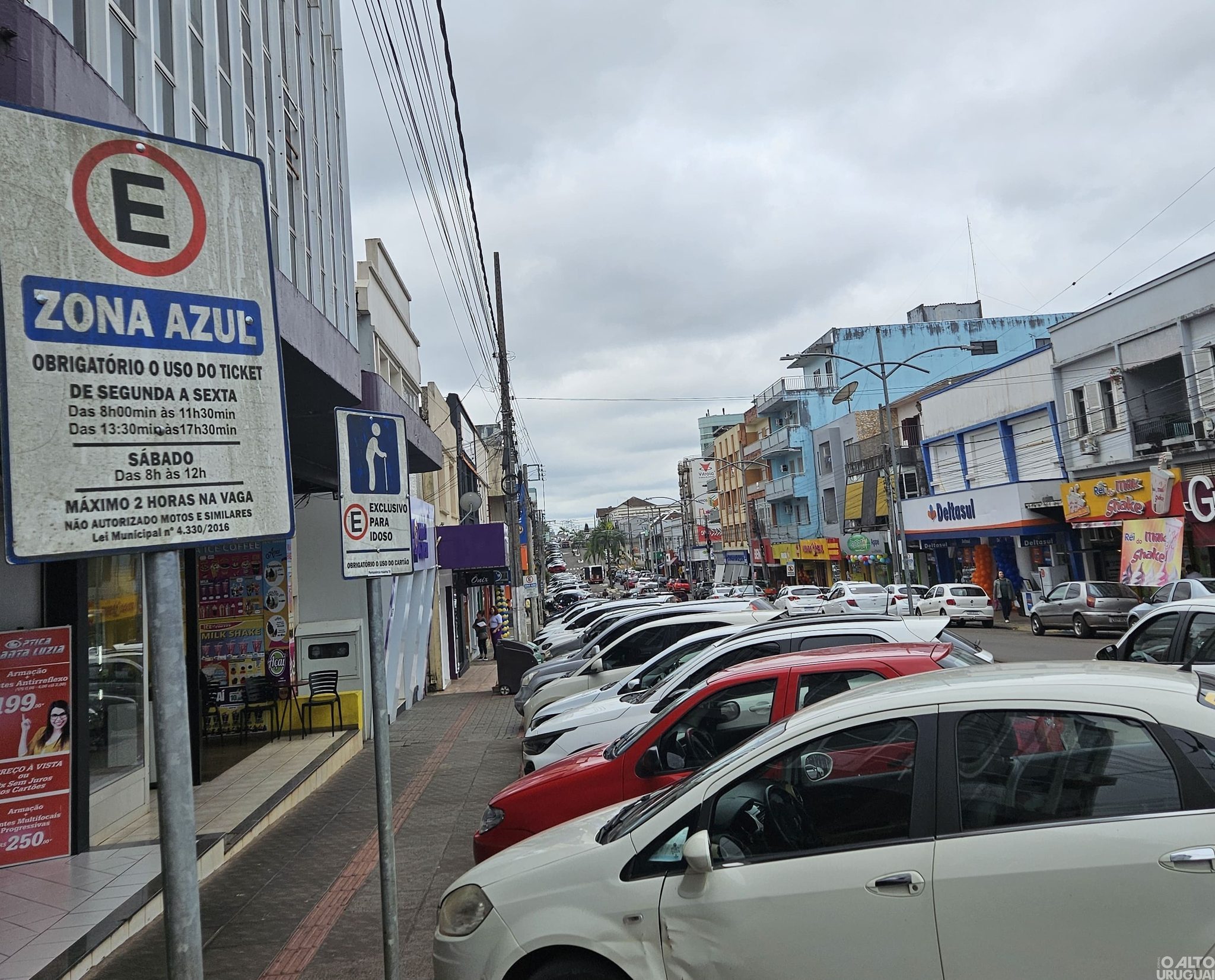 Prefeitura publica edital para retomada do estacionamento rotativo em FW