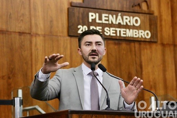 Projeto que prevê a redução do uso de agrotóxicos no RS é aprovado na AL