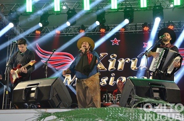 Seberi abre Aldeia Farrapa com show de Xirú Missioneiro