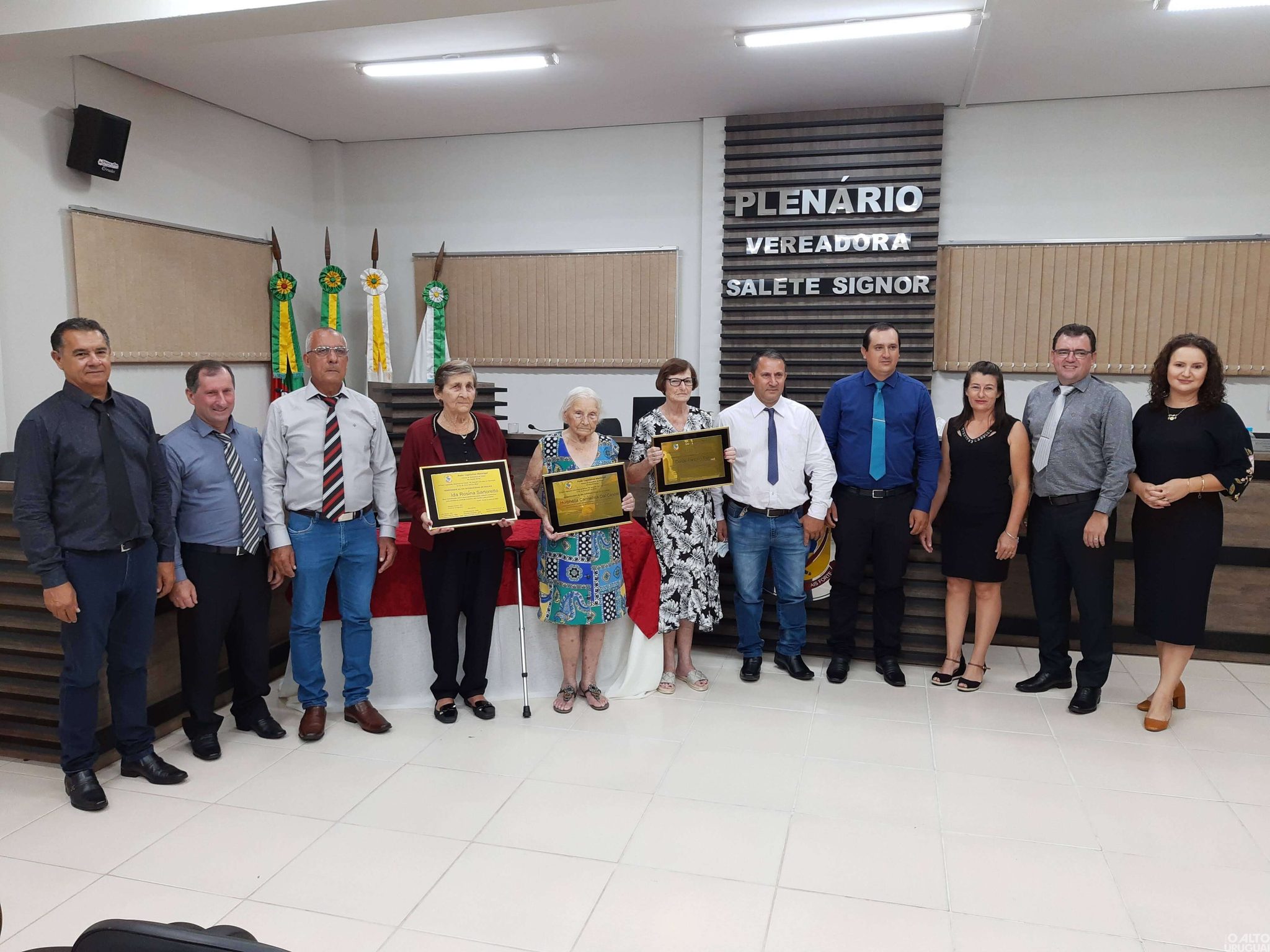 Pinhal: sessão solene homenageia mulheres