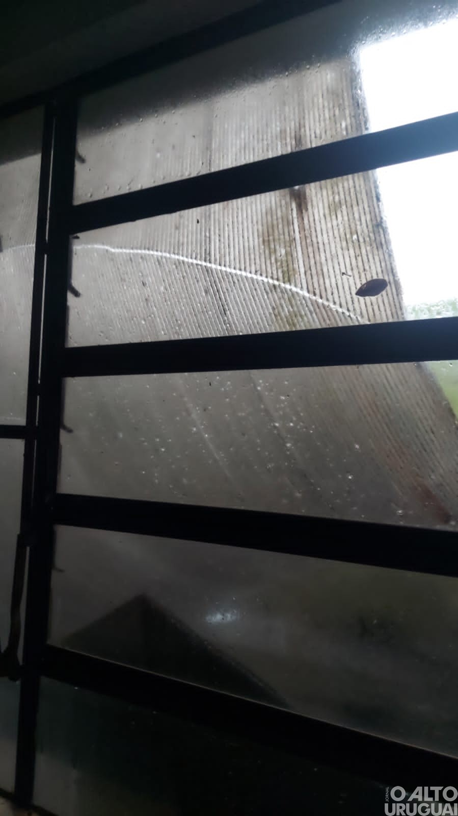 Forte temporal deixa rastro de destruição e muitos prejuízos na região