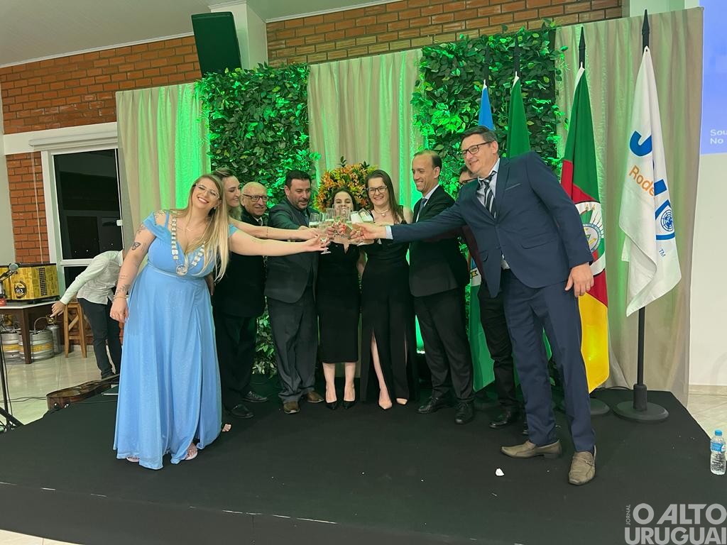 Jantar festivo com honrarias marca os 50 anos da JCI em Rodeio Bonito