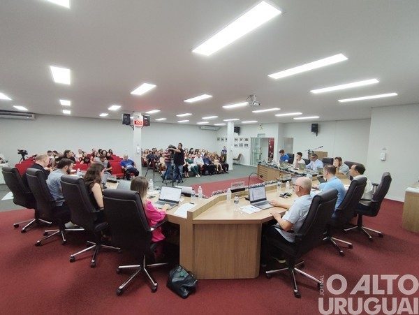 Vereadores de FW aprovam emendas impositivas